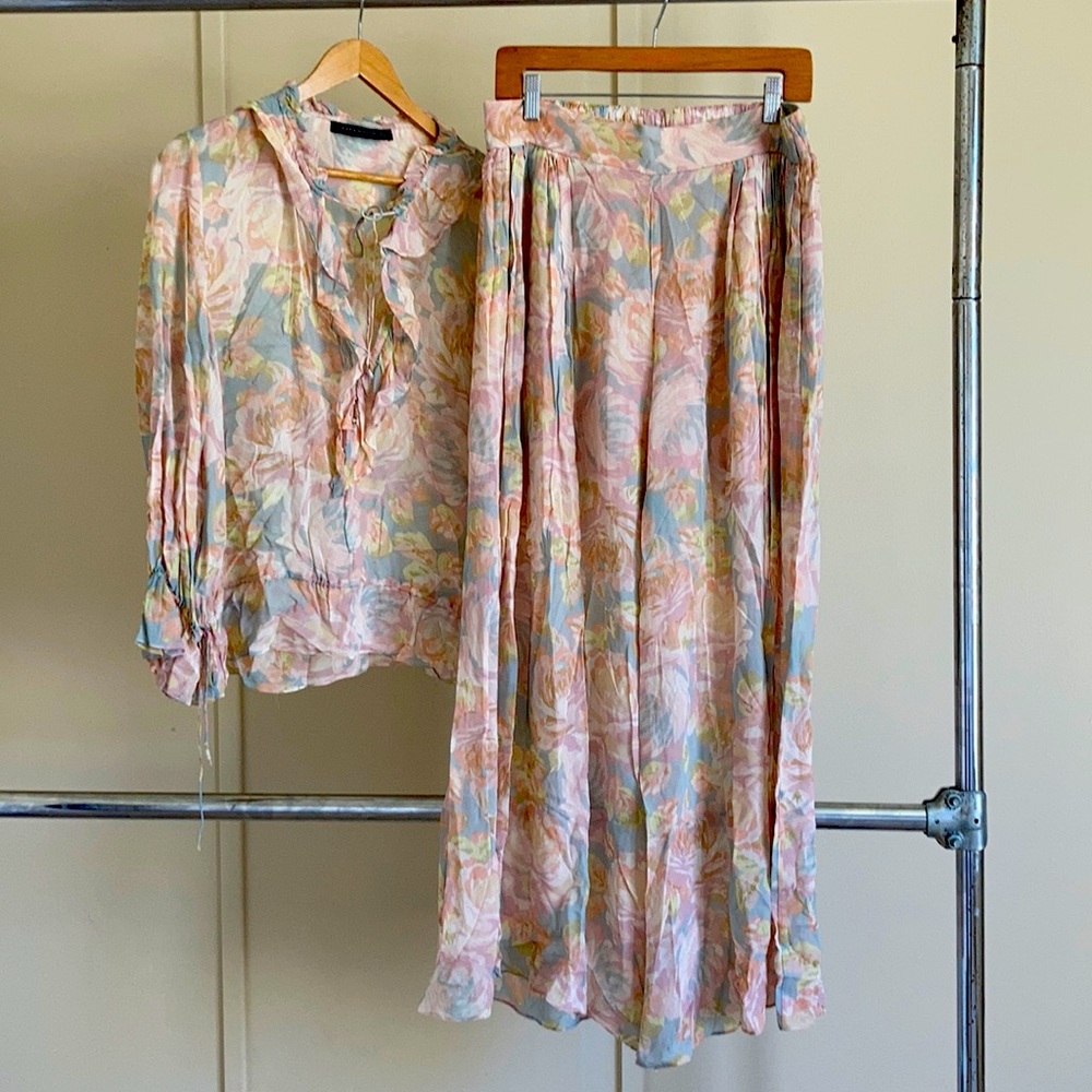 Two piece set